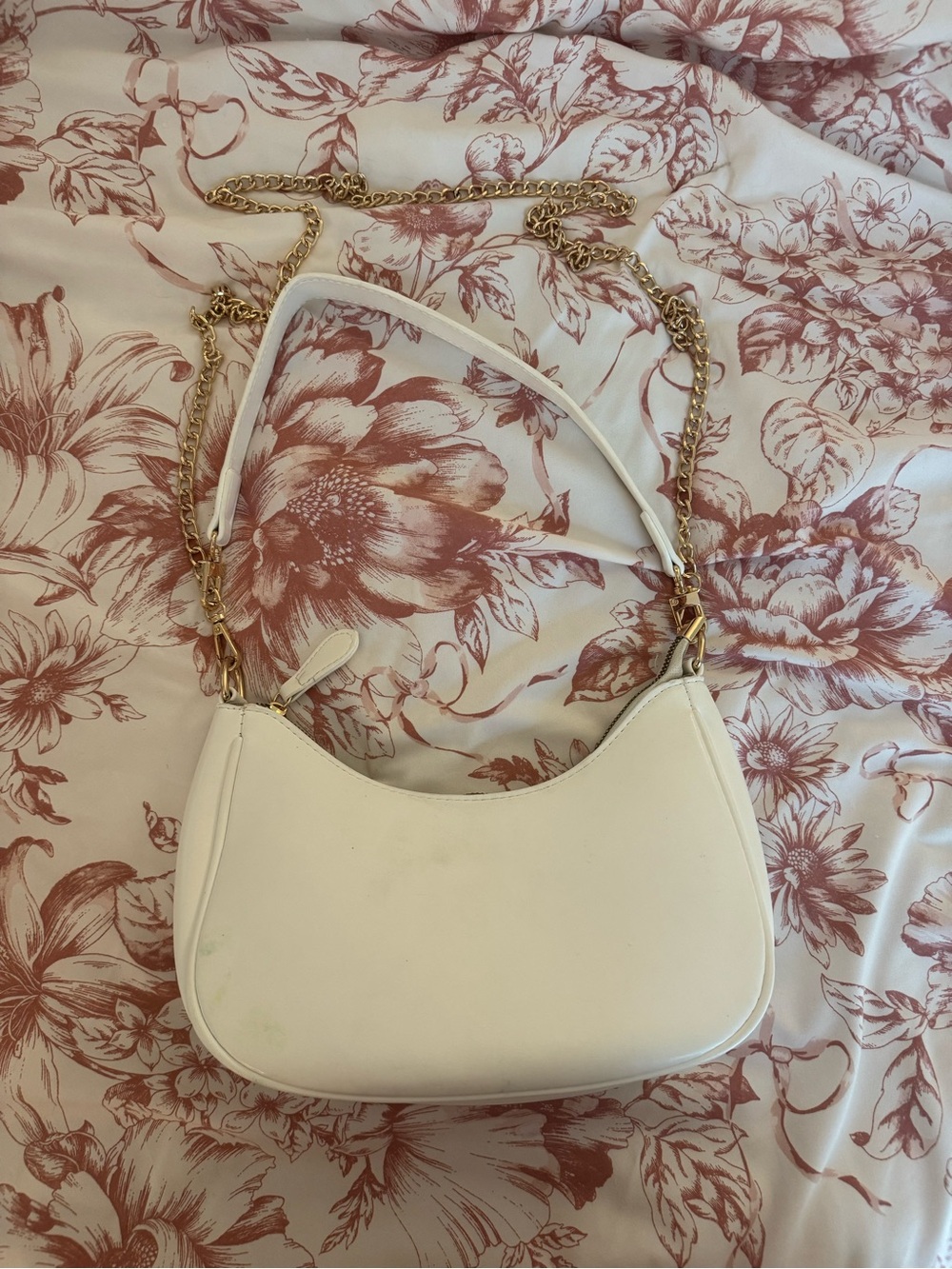 White Shoulder Bag with Gold Chain Strap